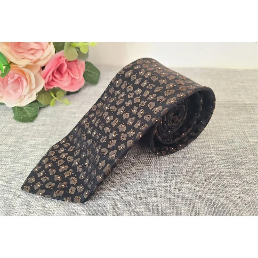 HUGO BOSS Men's‎ 100% Silk 58" Neck Tie in Black with Brown Flowers